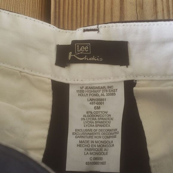 Lee women's black khakis mid rise shorts size 6 NWT - Picture 3 of 11